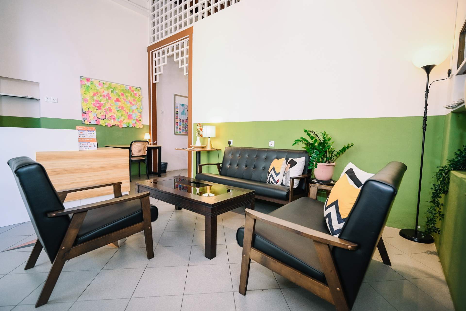 Swing & Pillows @ 75 Chulia St, Georgetown Penang - Image 6