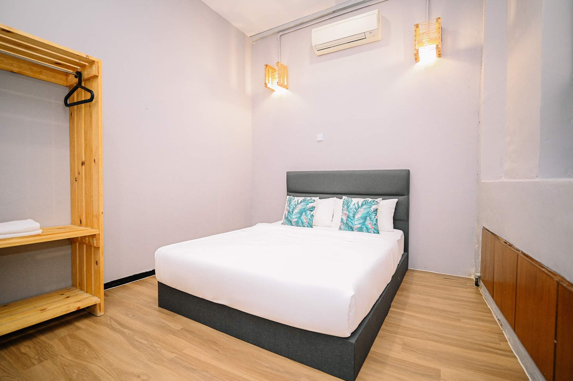 Swing & Pillows @ 87 Chulia St, Georgetown Penang - Image 3