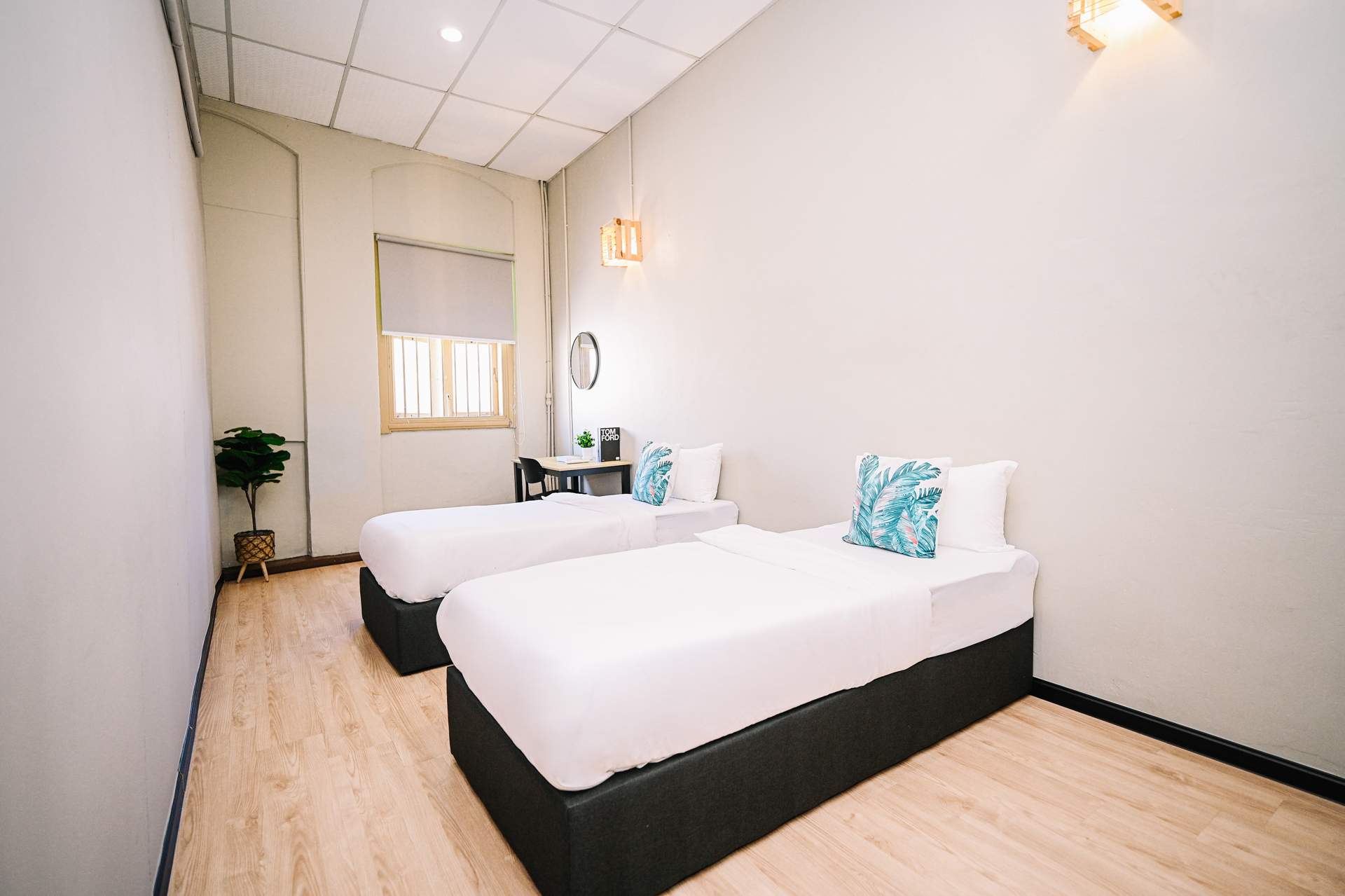 Swing & Pillows @ 87 Chulia St, Georgetown Penang - Image 1