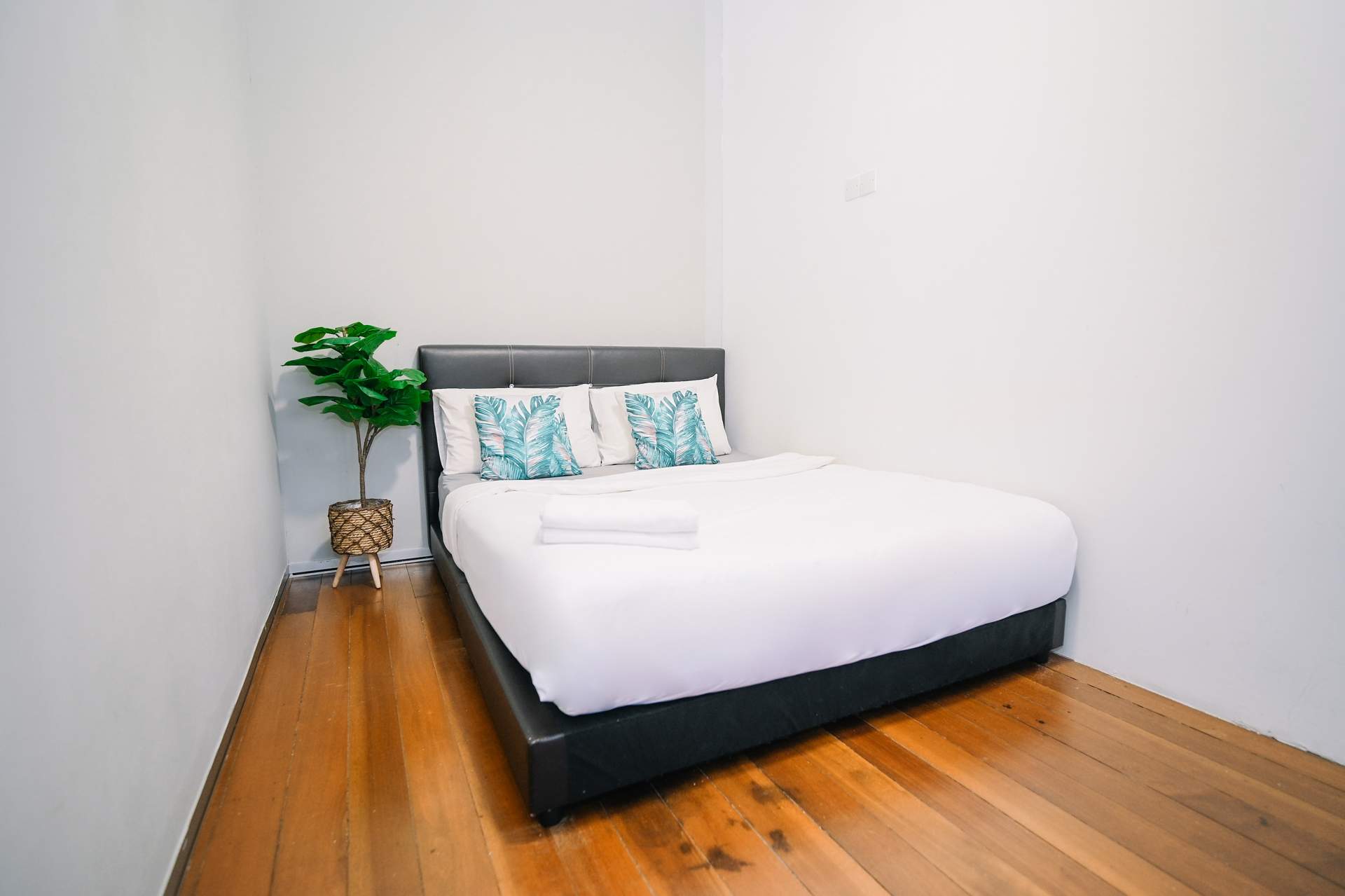 Swing & Pillows @ Beach Street - Image 9
