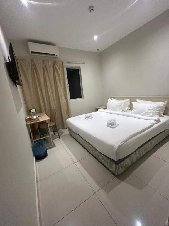 Swing & Pillows @ Damansara Jaya - Image 1