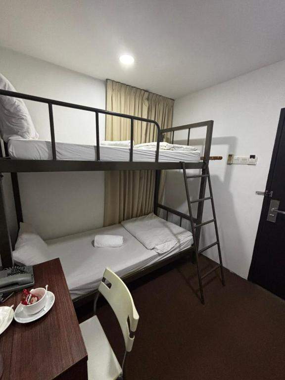 Swing & Pillows @ Grand Inn, Penang - Image 7