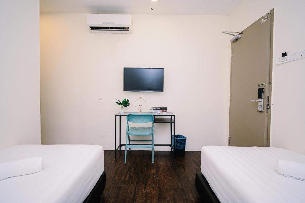 Swing & Pillows @ Z Hotel Cyberjaya - Image 9