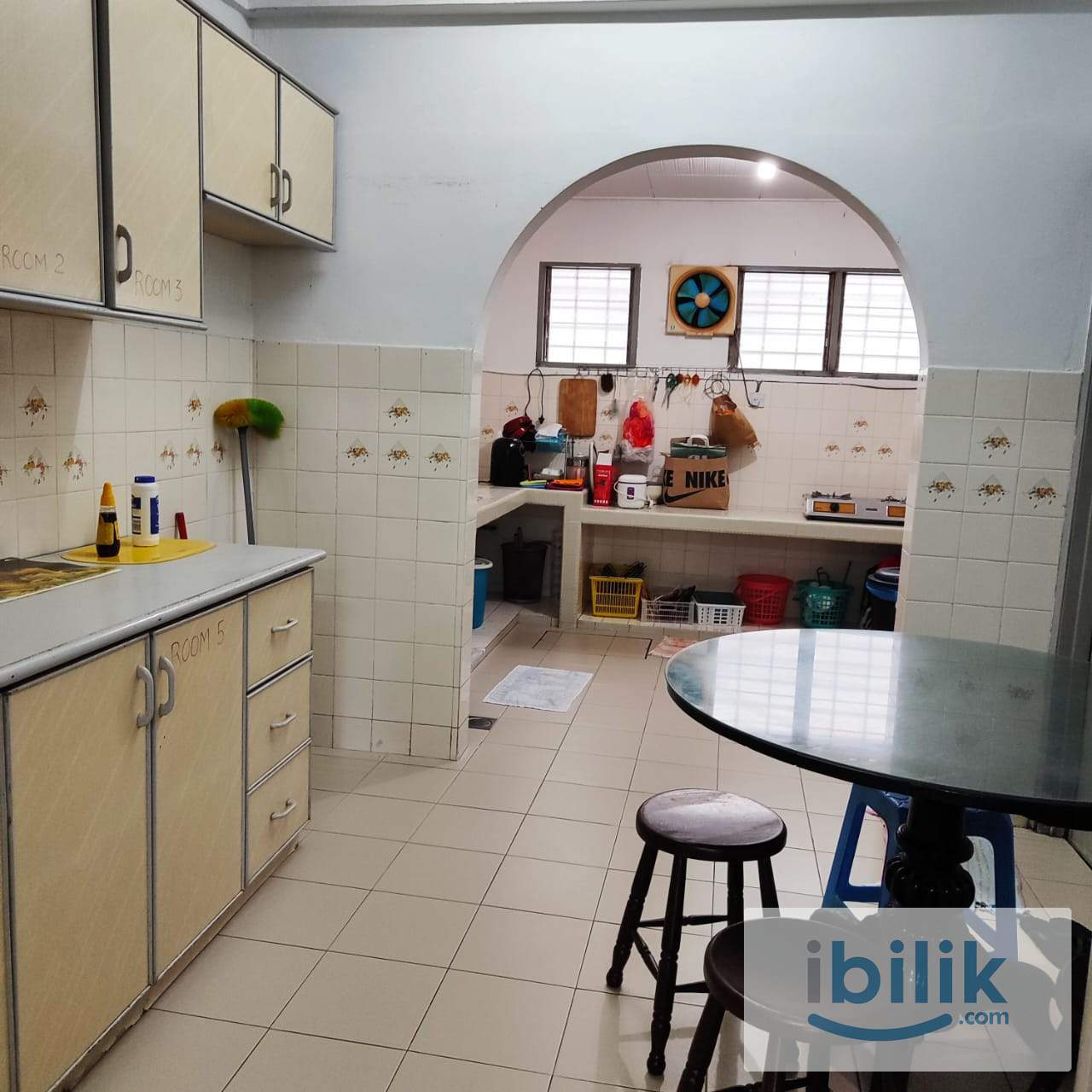 Large room for rent in PJS 7/4, Bandar Sunway - Image 3