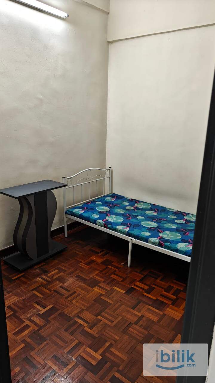 Small Room - Image 3