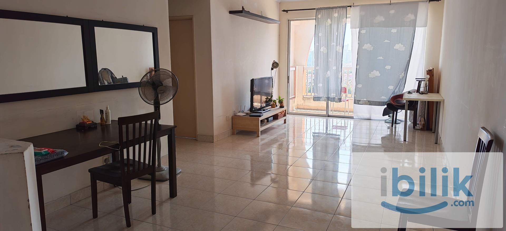 Small Room with furnish - Image 1