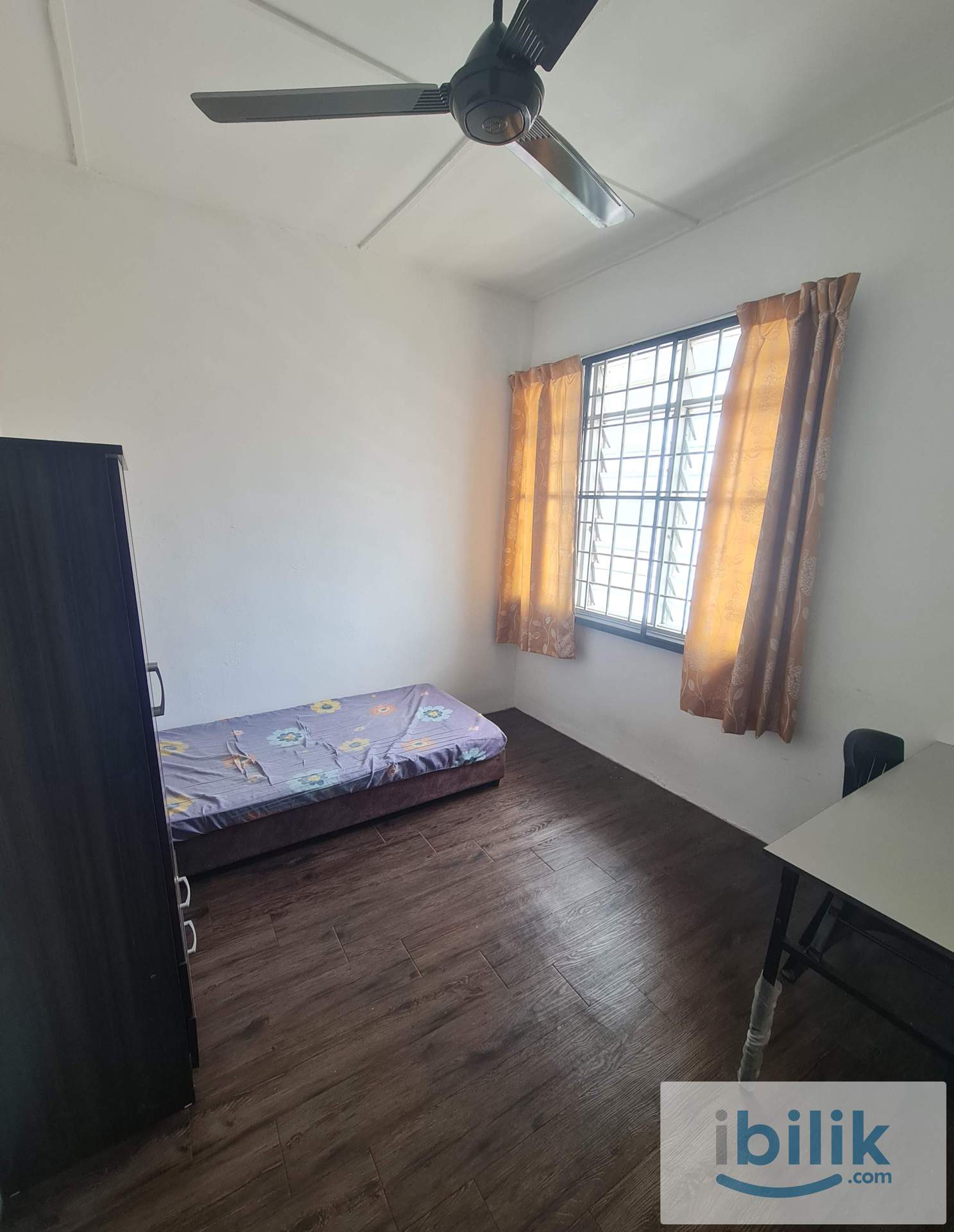 Middle Room at Seremban Jaya, Senawang - Image 1