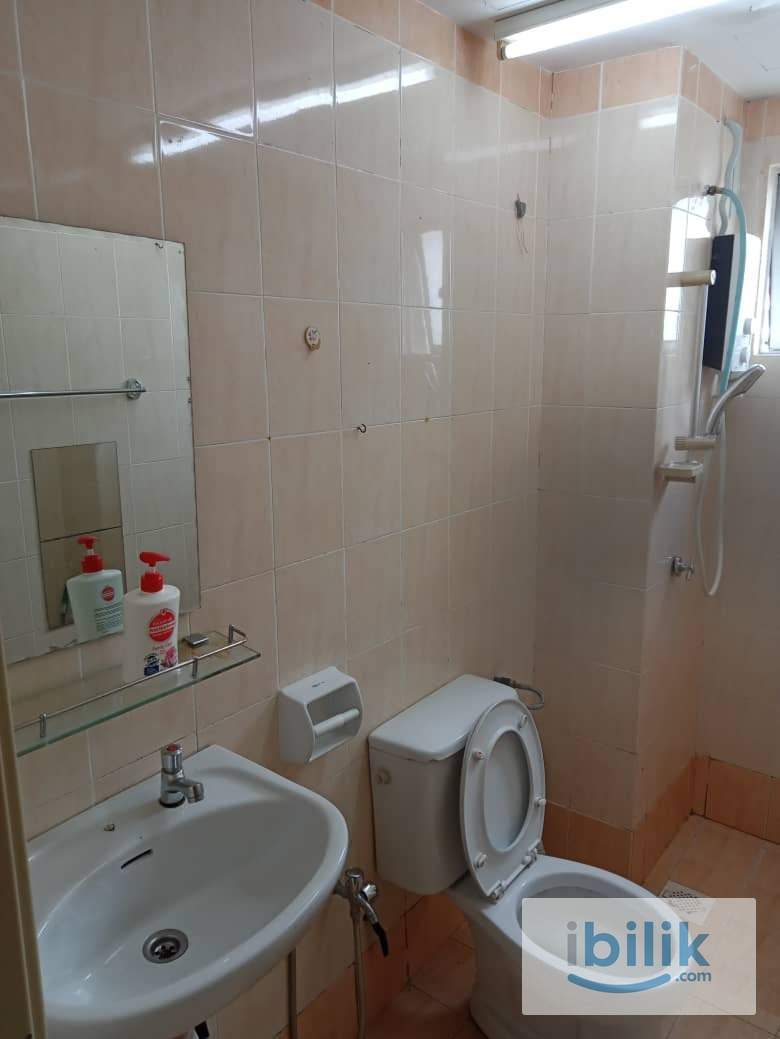 Medium Bedroom @ Suriamas Condominium, Bandar Sunway, Walking Distance to Sunway Pyramid - Image 8
