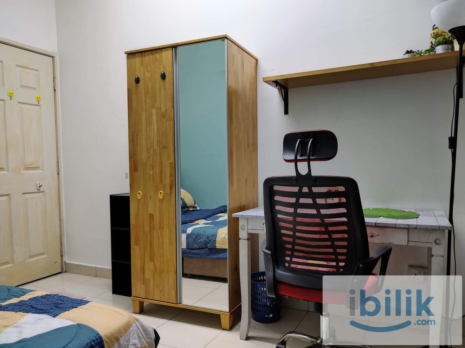 Medium Room, Suriamas Condo, Bandar Sunway, Cozy Environment and Resort Style Amenities - Image 1