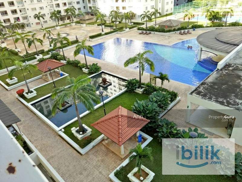 Medium room with balcony at Suriamas Condo Bandar Sunway, nice condo facility - Image 5