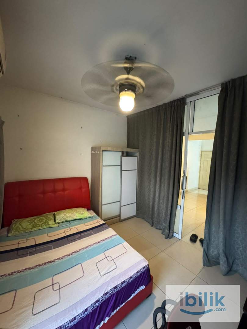 Peaceful Living Medium Room with Balcony at Suriamas Condo Bandar Sunway - Image 8