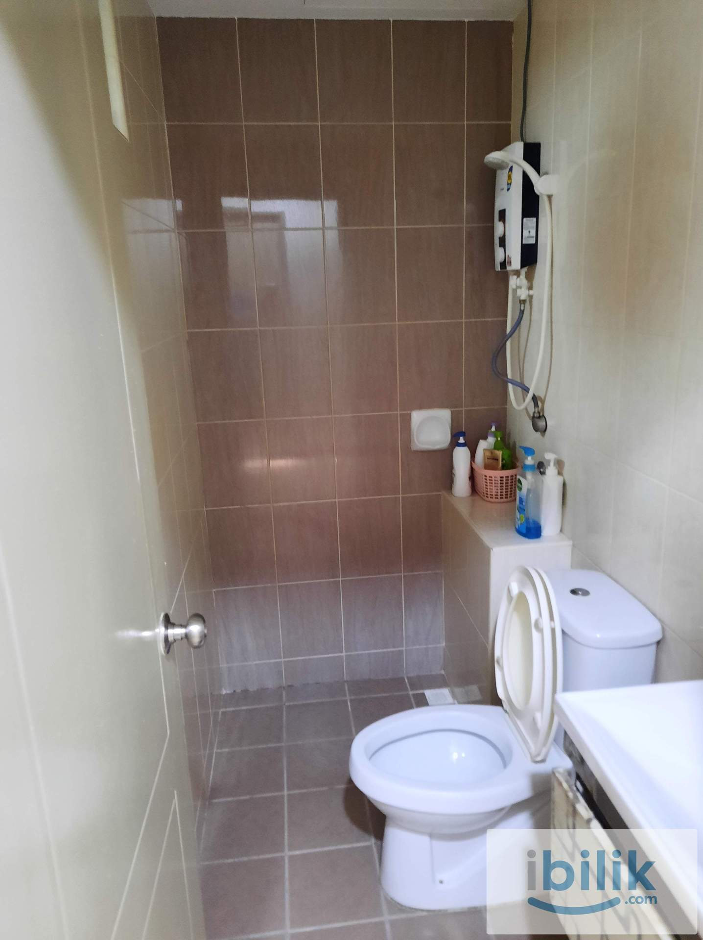 Small Room at Birch the Plaza for rent - Image 5