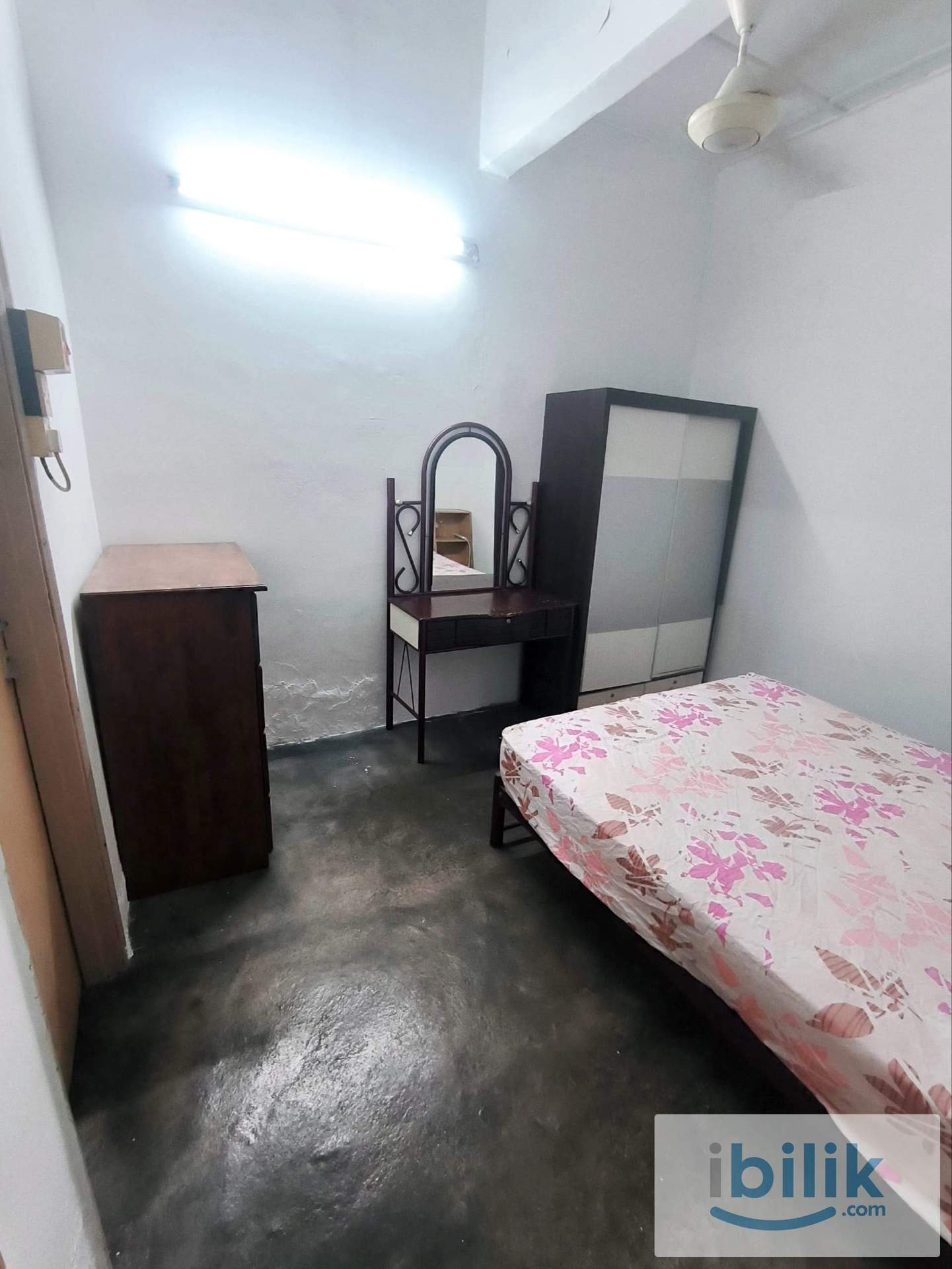 Middle Room SS5C Kelana Jaya Free Carpark and Electricity  - Image 1