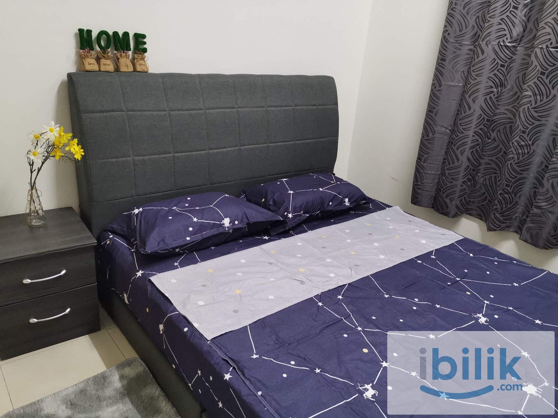 Big Middle Room No bathroom for rent at Suriamas Condo Bdr Sunway. Mix unit - Image 1