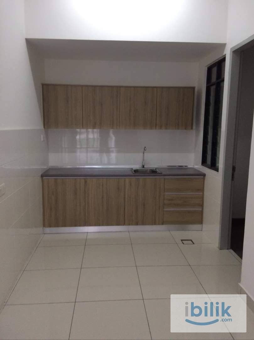 Master Room with private bathroom furnish wifi car park - Image 2