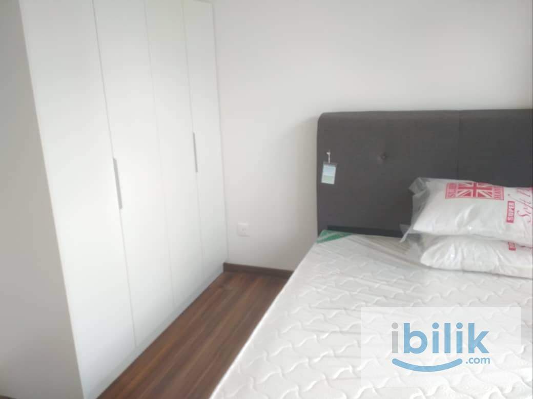 Master Room with private bathroom furnish wifi car park - Image 1