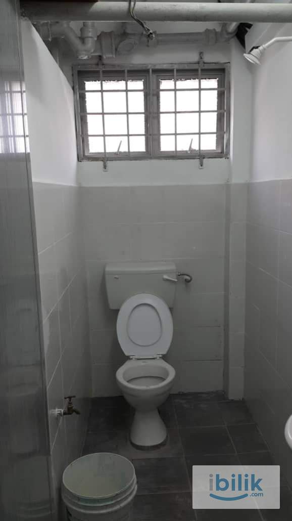 Rooms to Let near Times Square - Image 4