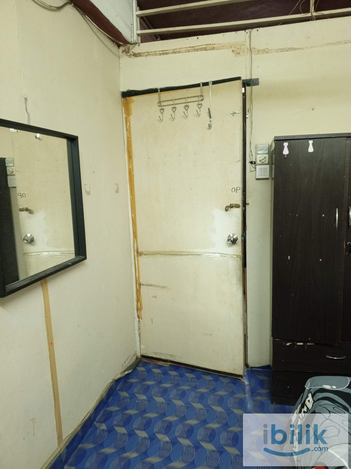 Middle Room at Pandan Jaya, Pandan - Image 5