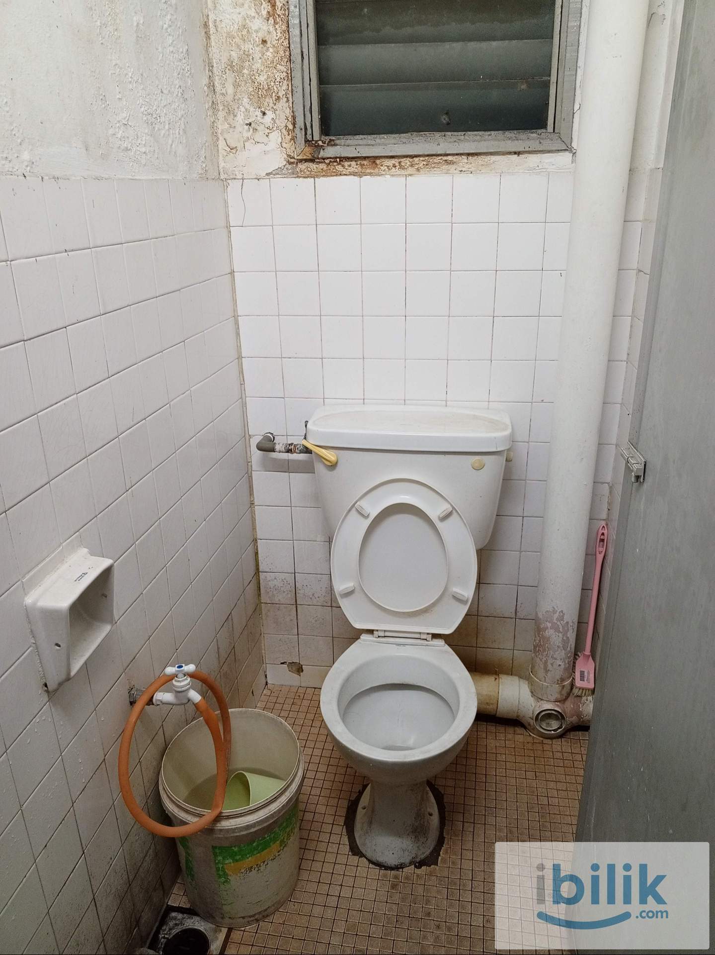 Middle Room at Pandan Jaya, Pandan - Image 7