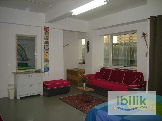 Bedroom for rent at Pelangi square - Image 2