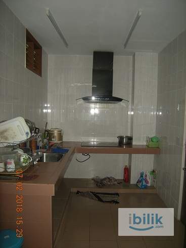 Medium Room at University Tower - Image 5