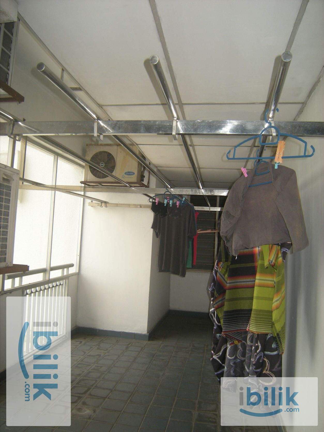 Medium Room at University Tower - Image 4