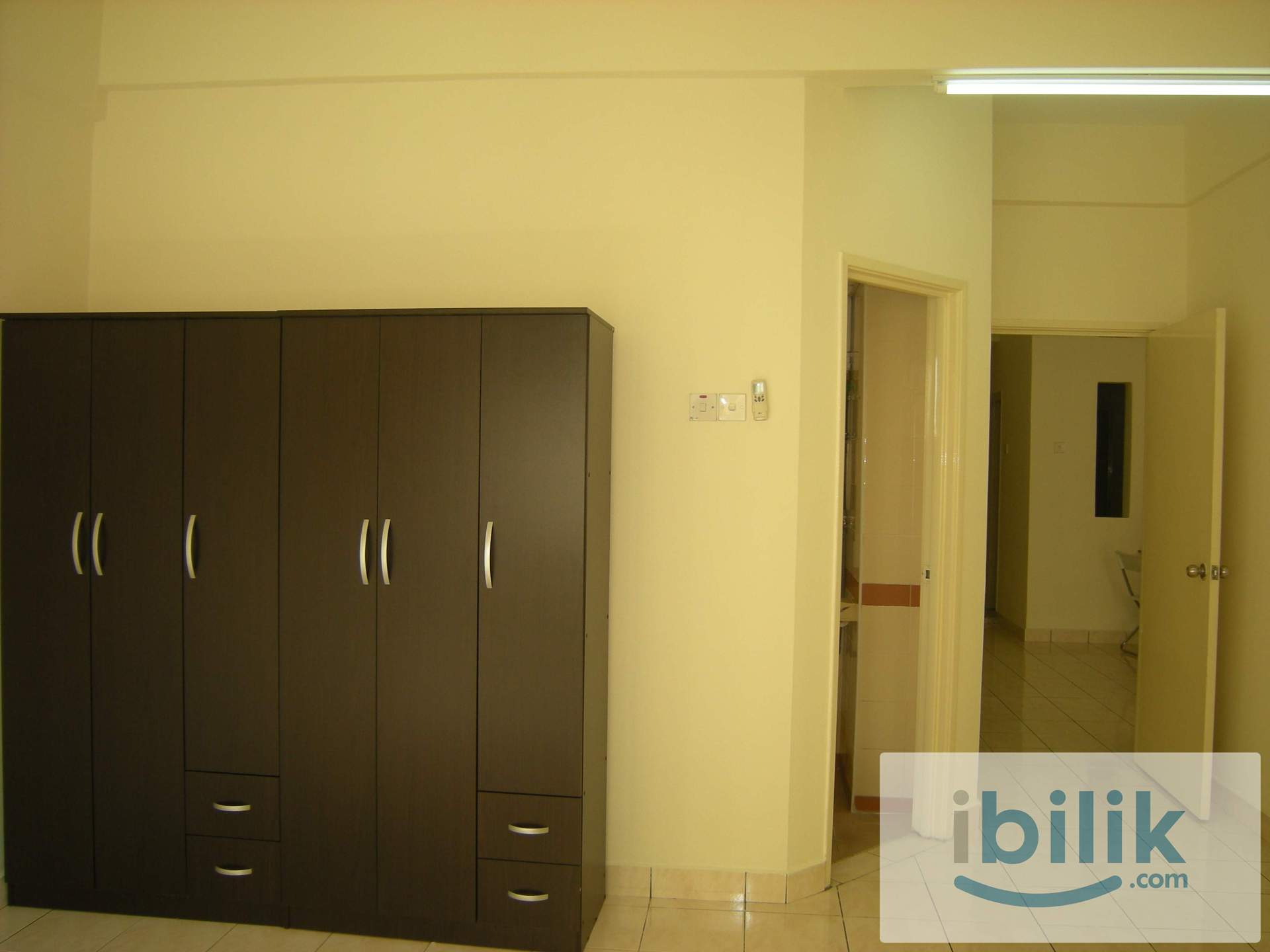 Master bedroom for rent at Prima setapak condominium - Image 1