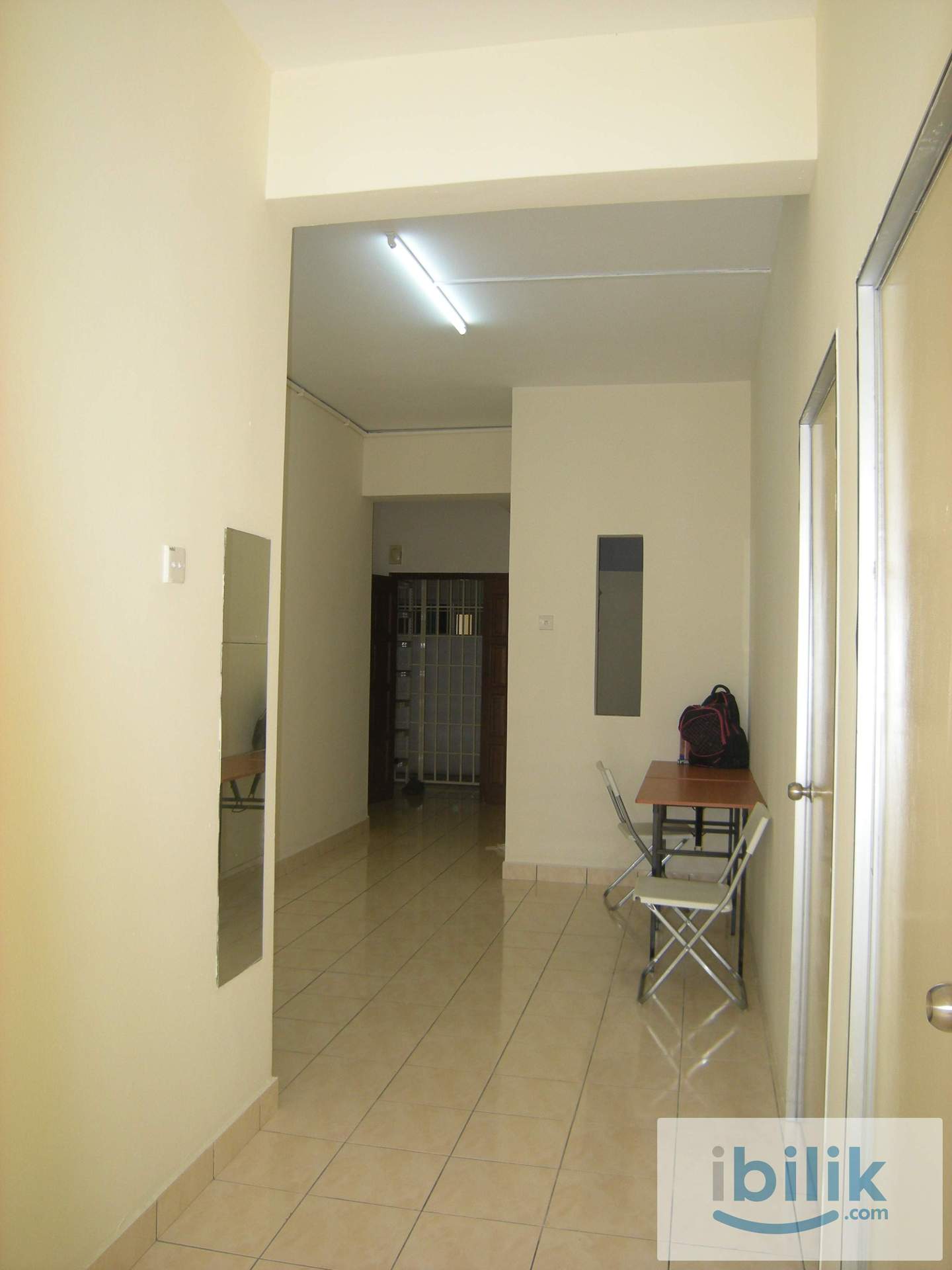 Master bedroom for rent at Prima setapak condominium - Image 4