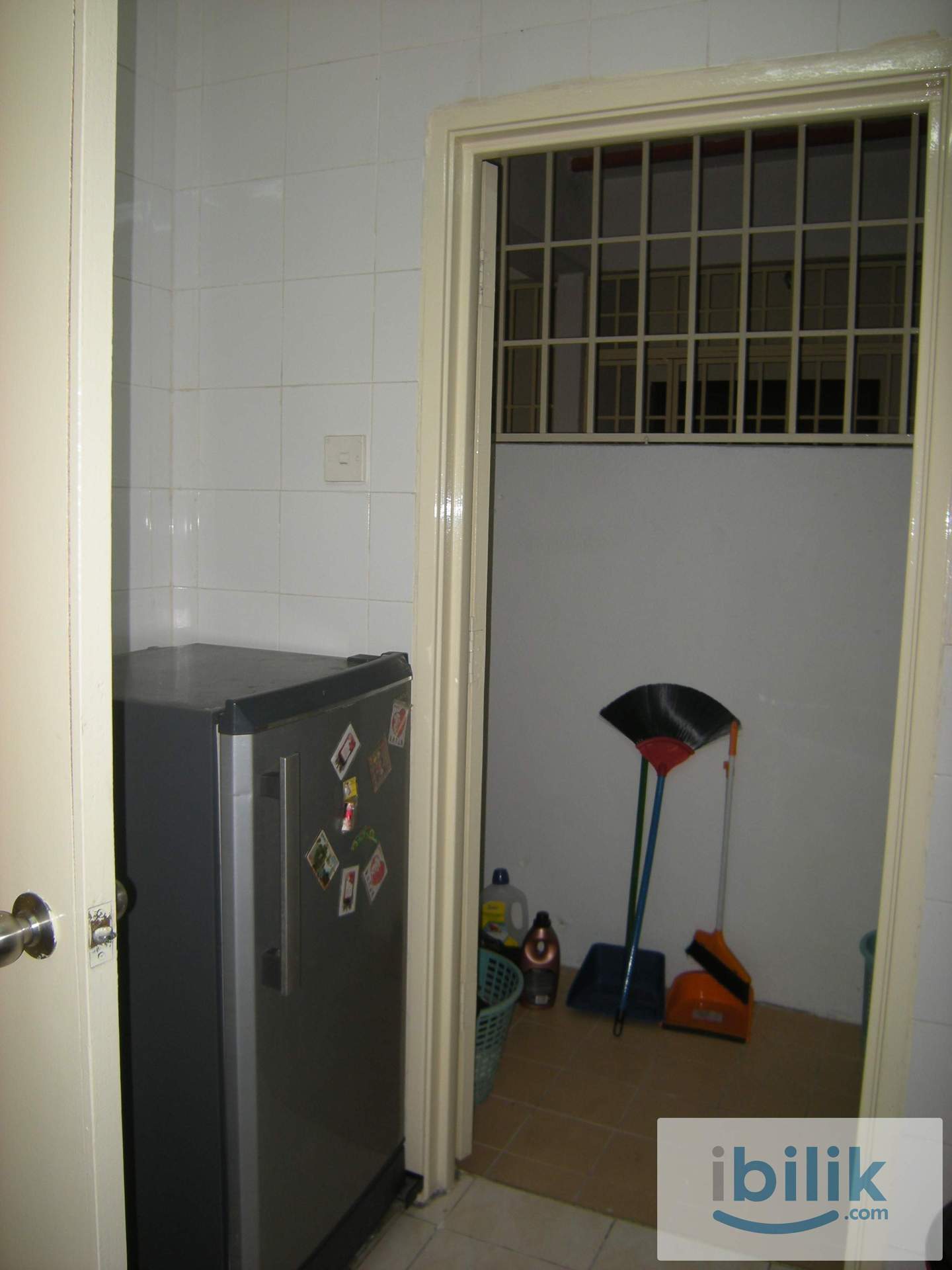 Master bedroom for rent at Prima setapak condominium - Image 5