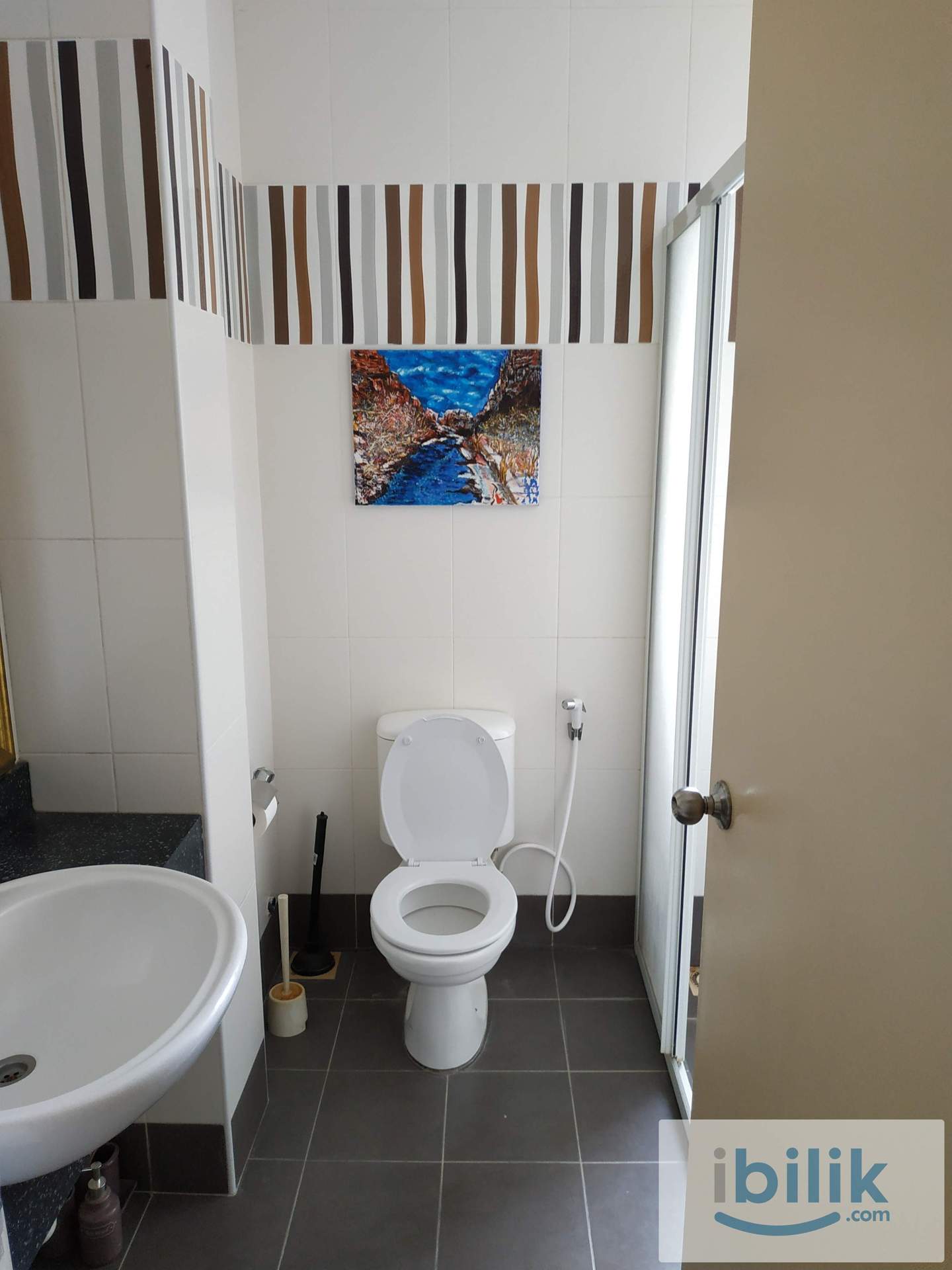 Master Bedroom at Sering Ukay, Ampang - Image 5