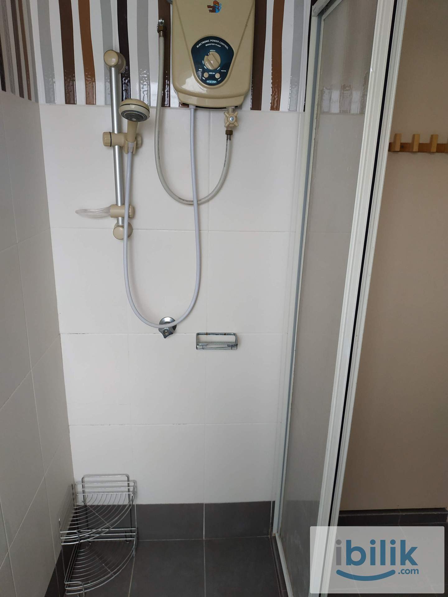 Master Bedroom at Sering Ukay, Ampang - Image 4