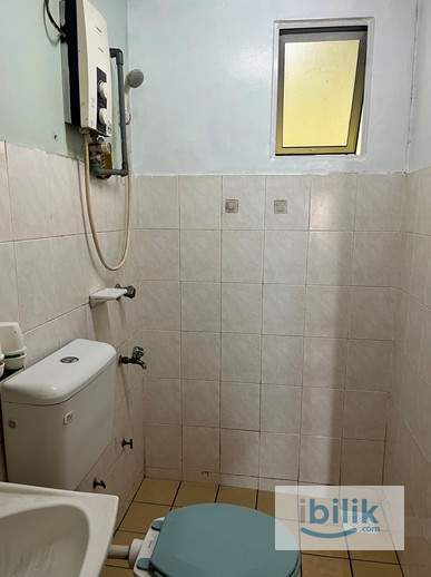 Middle room for rent at Desa Tanjung apartment - Image 5