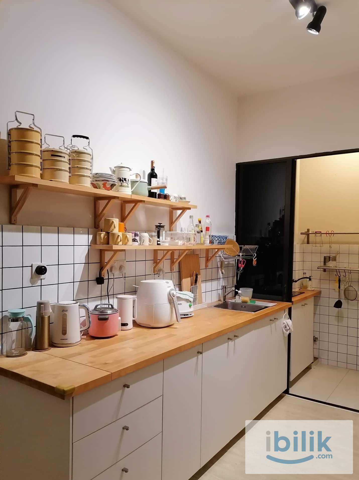 Single Medium Room for Male - Image 1