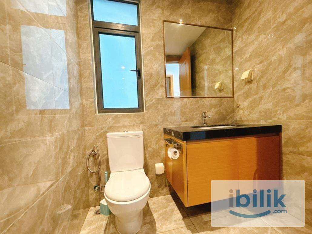 Master Room with Private Bathroom @ R&F Princess Cove. Fully Furnished - Image 4