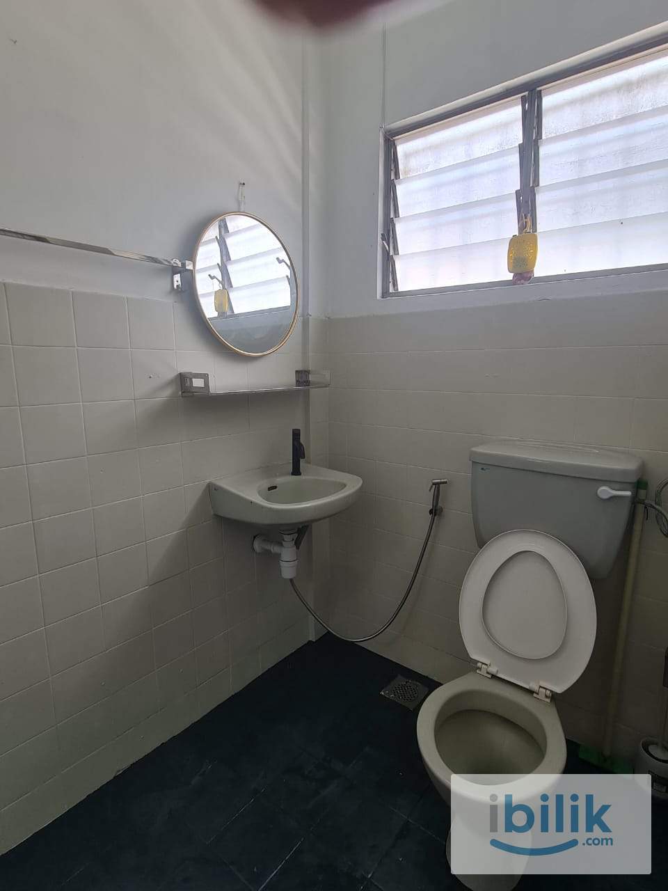 Middle Room at PJS9 (Aircond) next to Sunway Pyramid - Image 4
