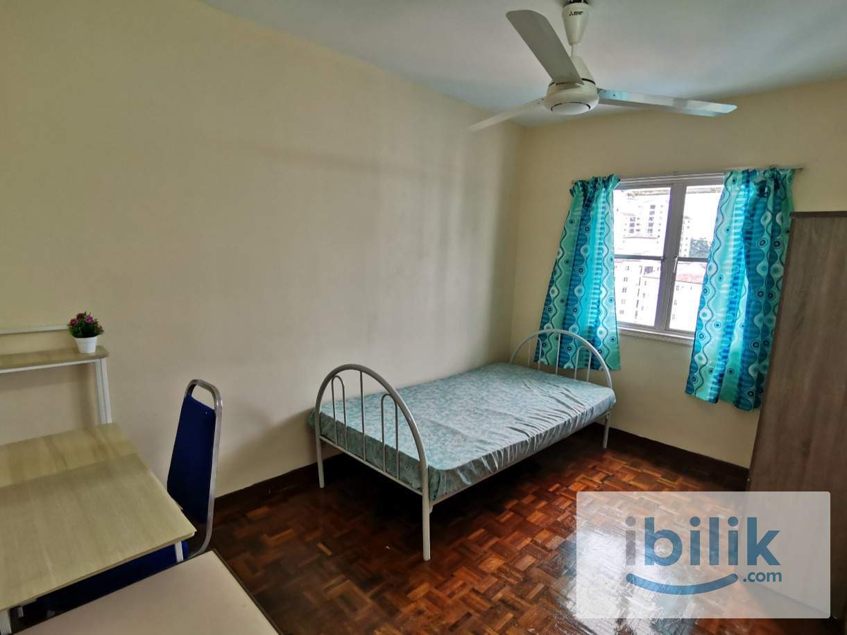 Middle room - Image 1