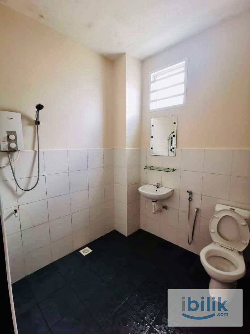 Master Room For Rent Bilik Sewa @ Batu Pahat, Johor - Image 5