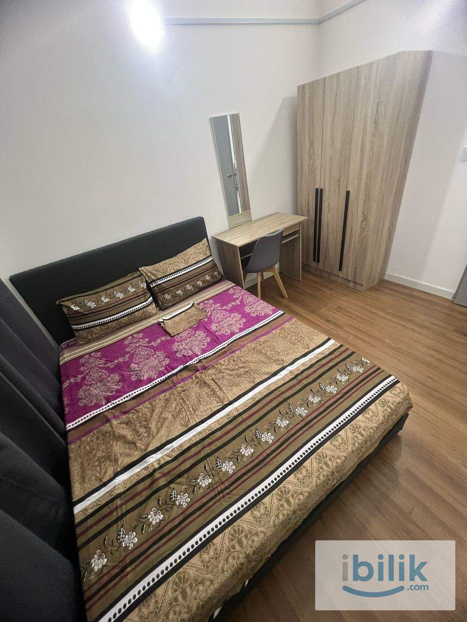 M Vertica Middle Room For Rent Mixed Gender Only ~ Just 4 min Walking Distance to LRT/MRT Maluri - Image 1