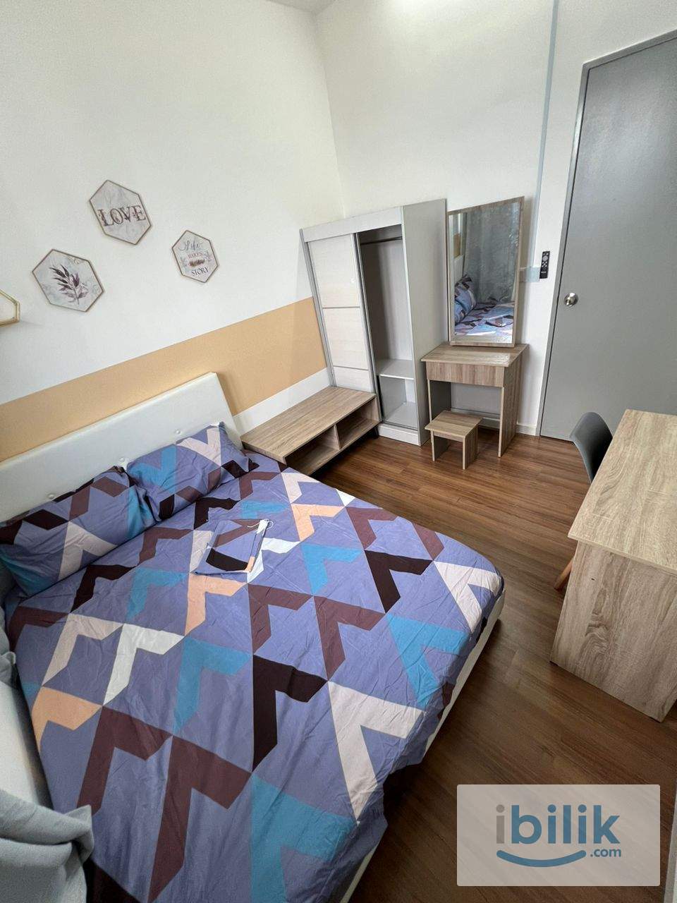 M Vertica Residence Middle Room For Rent, Female Only, ~ Just 4 min Walking Distance to LRT/MRT Maluri - Image 4
