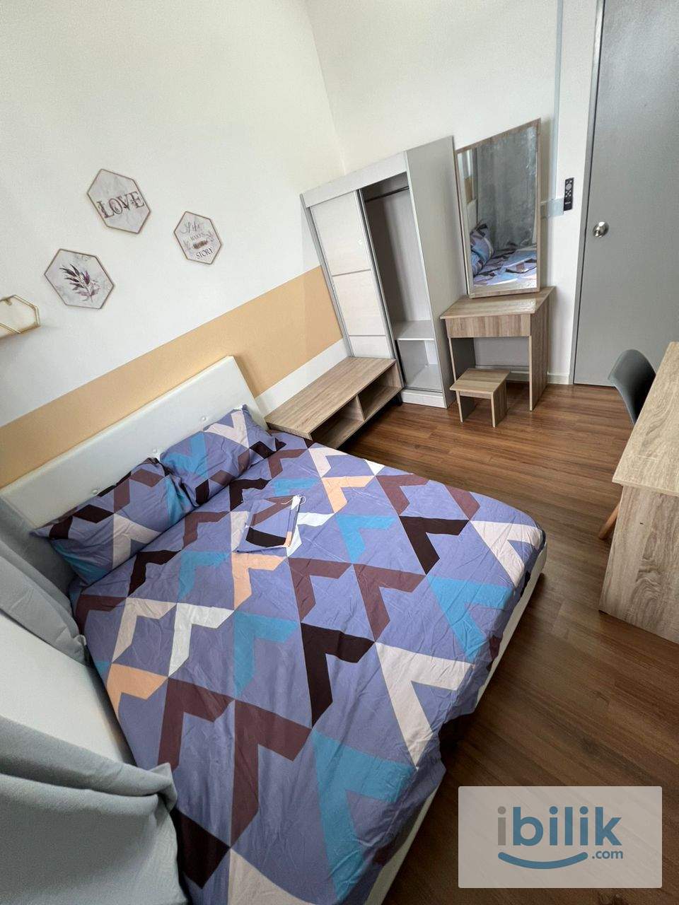 M Vertica Residence Middle Room For Rent, Female Only, ~ Just 4 min Walking Distance to LRT/MRT Maluri - Image 5