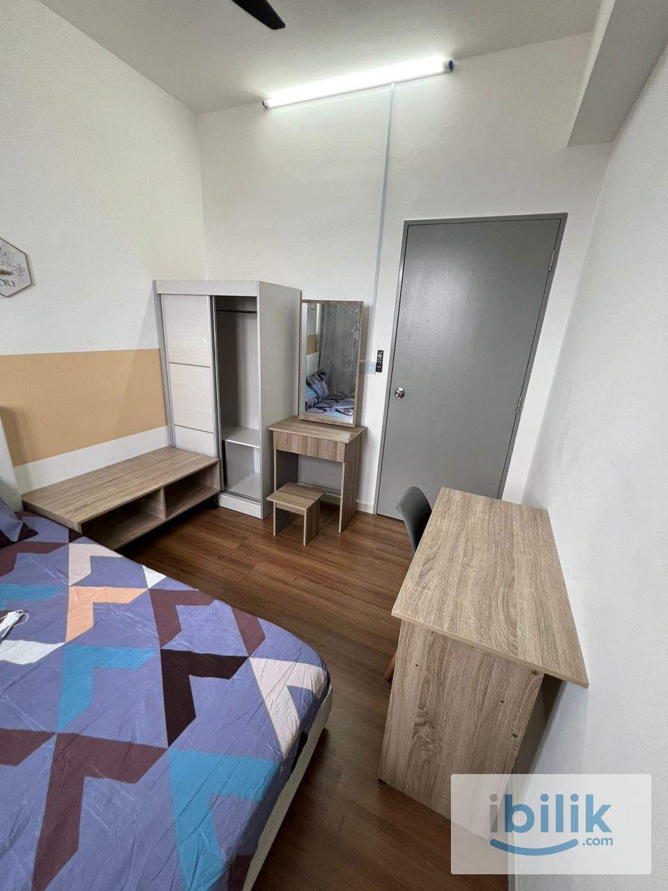 M Vertica Residence Middle Room For Rent, Female Only, ~ Just 4 min Walking Distance to LRT/MRT Maluri - Image 7