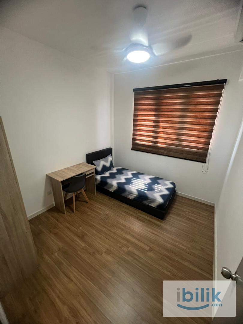 M Vertica Middle Room For Rent-Muslim Lady Only, ~ Just 4 min Walking Distance to LRT/MRT Maluri - Image 1