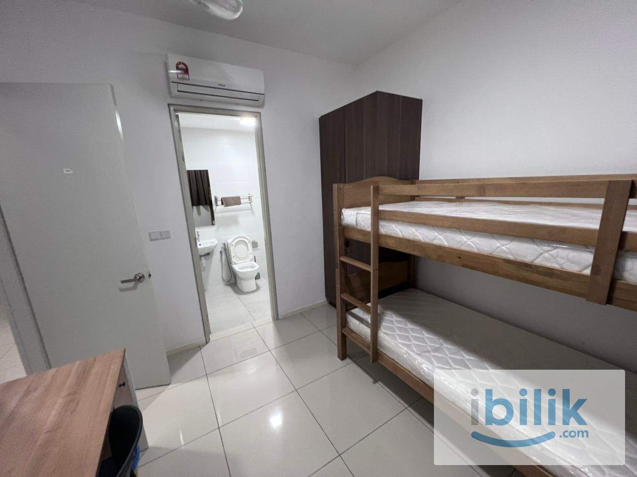 Nadayu 801 Middle Room For Rent, Mixed Gender Only - Image 6