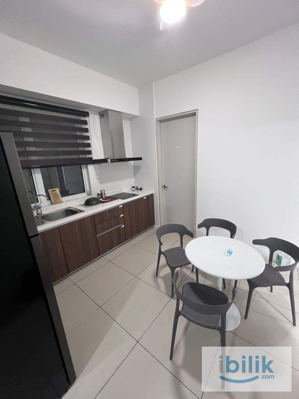 Nadayu 801 Middle Room For Rent, Mixed Gender Only - Image 7