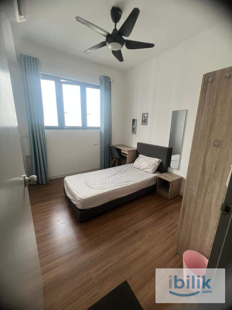M Vertica Middle Room For Rent-Female Only, Just 4 min Walking Distance to LRT/MRT Maluri - Image 1