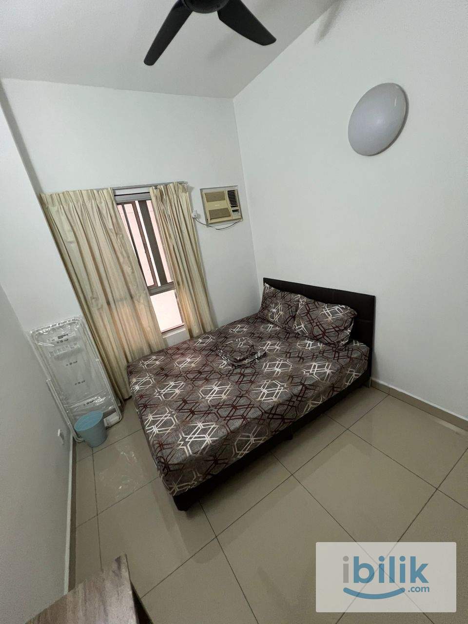 Seri Maya Middle Room For Rent-Mixed Gender Only, just 4/5 walking distance to LRT Setiawangsa - Image 1