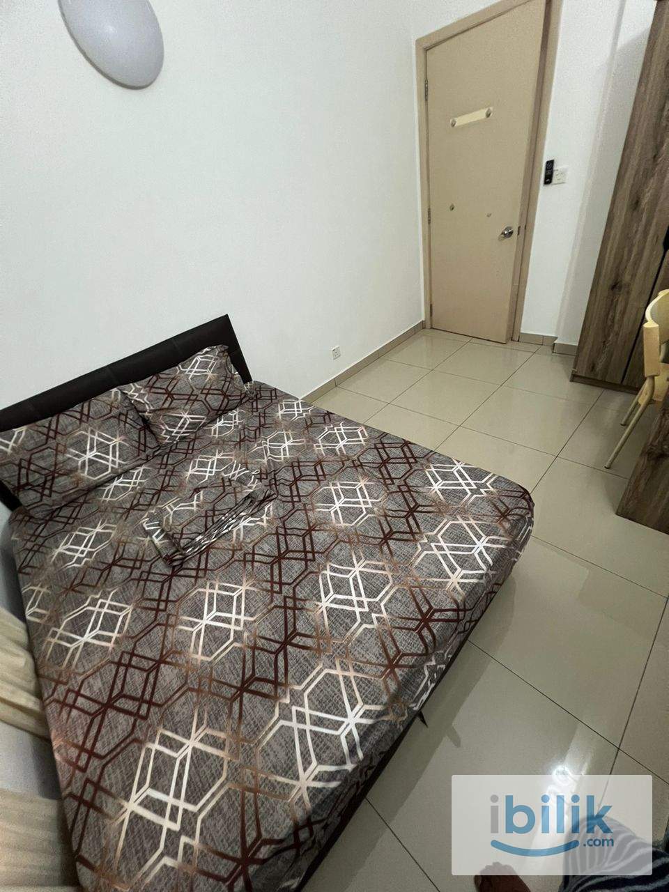 Seri Maya Middle Room For Rent-Mixed Gender Only, just 4/5 walking distance to LRT Setiawangsa - Image 3