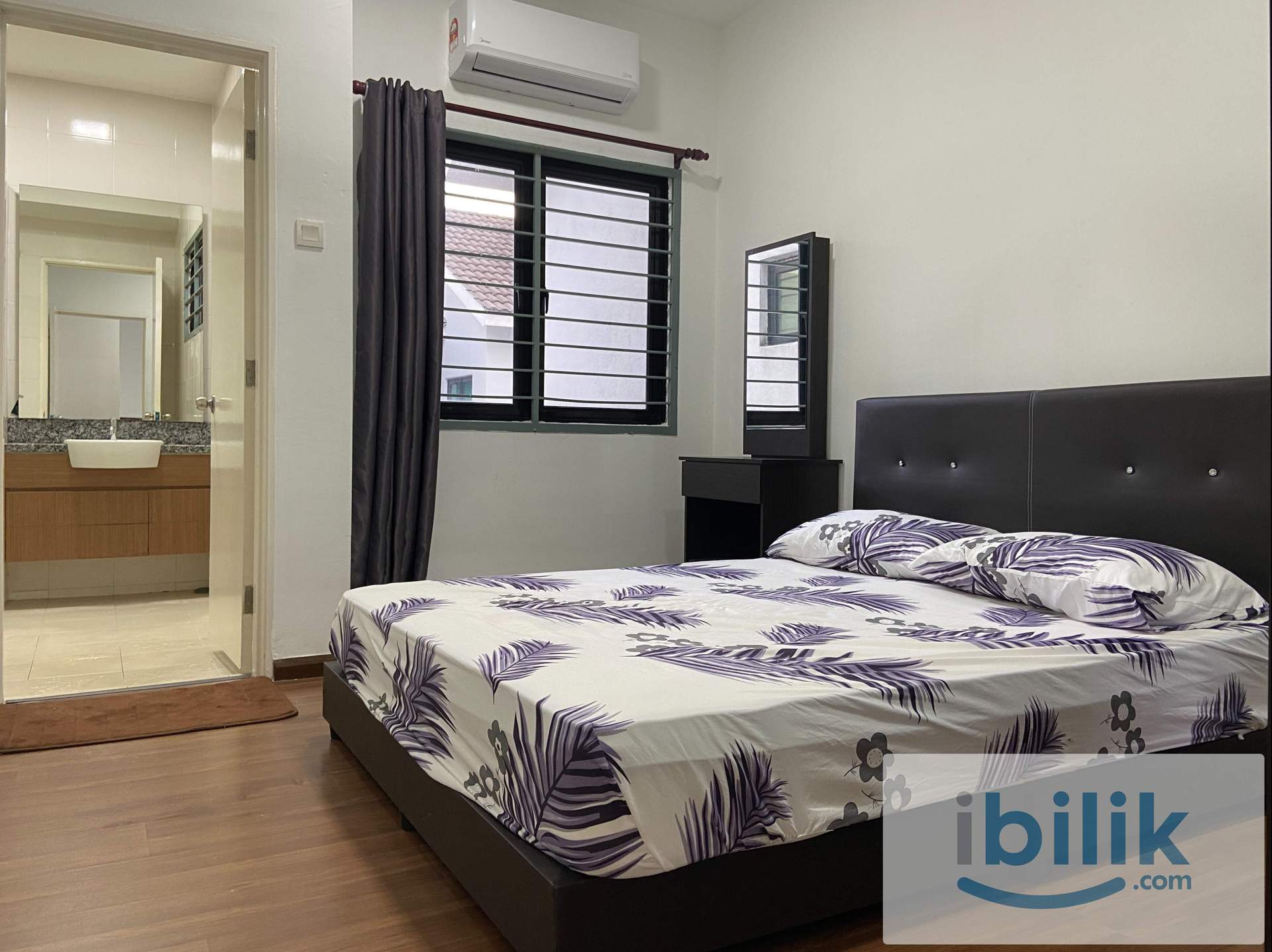 Standing tall at 3-storeys House, luxurious Lake Fields, sungai Besi - Image 2