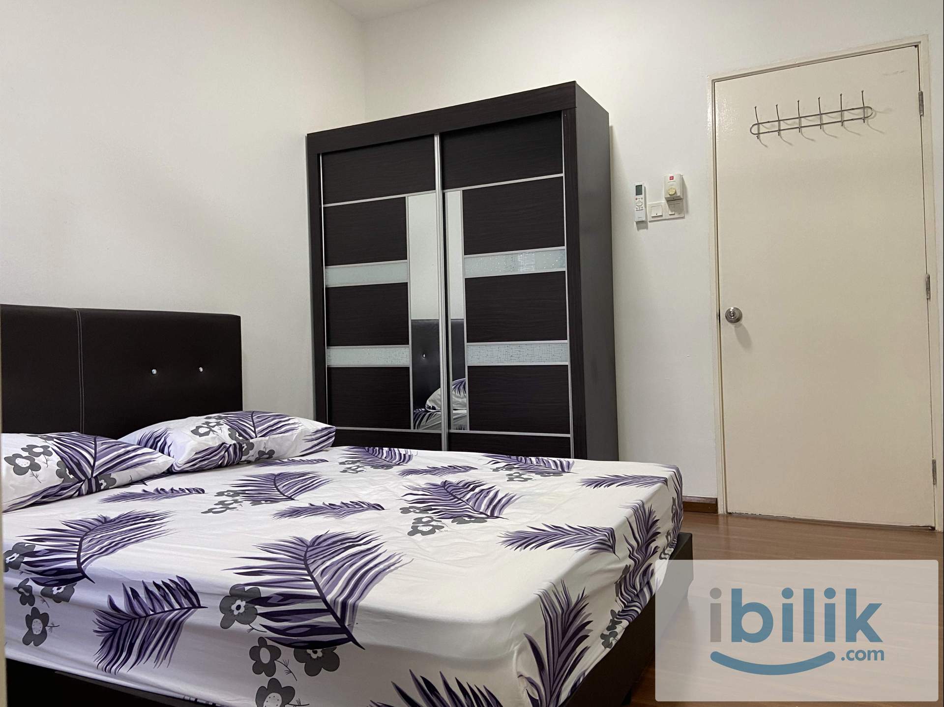 Standing tall at 3-storeys House, luxurious Lake Fields, sungai Besi - Image 3