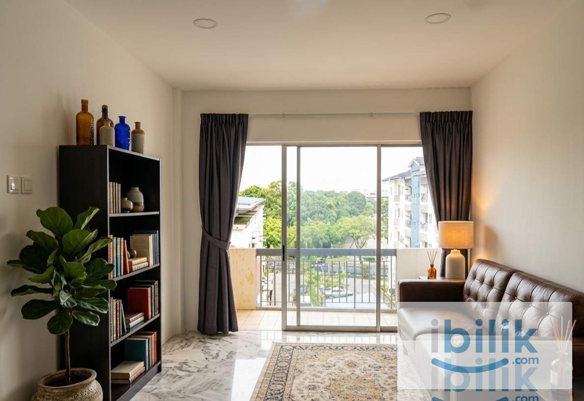 ✨ Bright & Cozy Female-Only Room | All-Inclusive Utilities | Near Highways & Eateries ✨ - Image 1